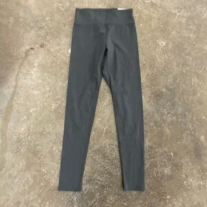 NWT Aerie Chill Play Move Grey Comfy Leggings Size Small - OBO
